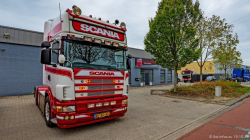 20251019-Tom-Holding-00175